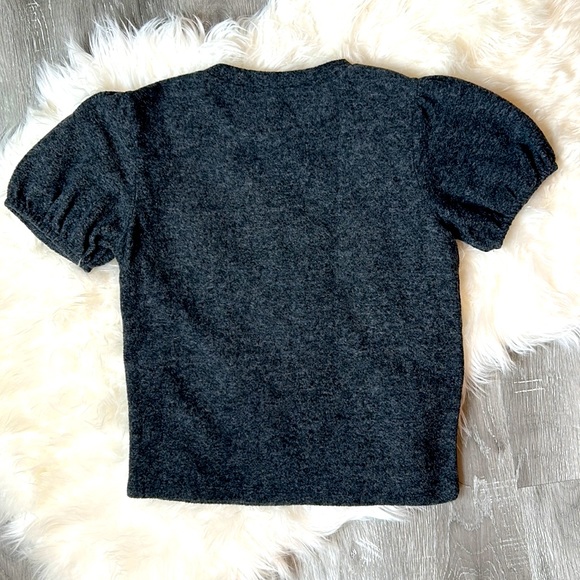 Cute, charcoal, elevated short sleeved top - Picture 3 of 4